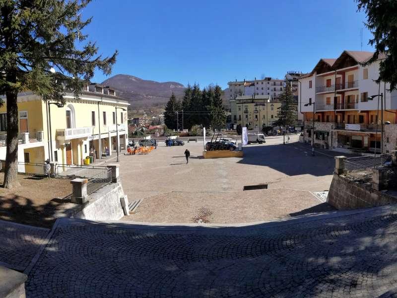 Vista del borgo di Roccaraso innevato